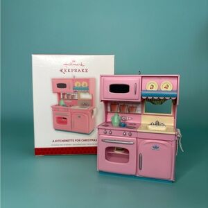 Hallmark Keepsake - A Kitchenette for Christmas Ornament